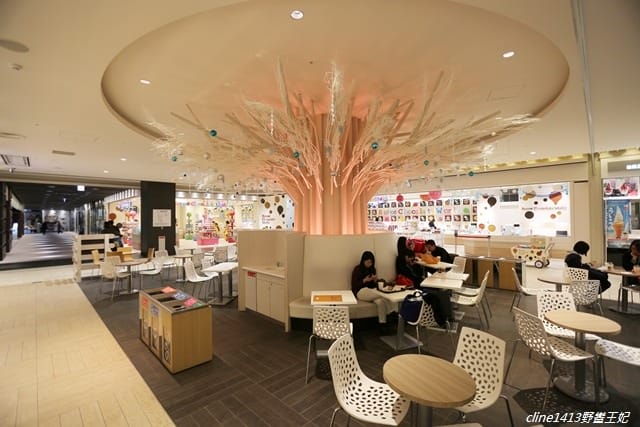 ▌北海道必買▌好像來到一座遊樂場♥新千歲機場♥必吃必買必逛購物攻略! 機場裡居然有露天溫泉及電影院! - 第36張圖 ▌北海道必買▌好像來到一座遊樂場♥新千歲機場♥必吃必買必逛購物攻略! 機場裡居然有露天溫泉及電影院!