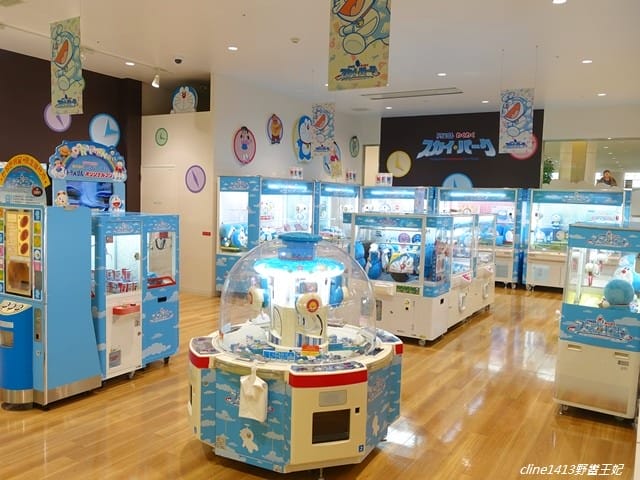 ▌北海道必買▌好像來到一座遊樂場♥新千歲機場♥必吃必買必逛購物攻略! 機場裡居然有露天溫泉及電影院!