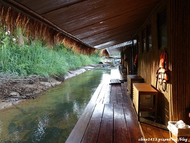 ▌泰國。北碧府▌來去桂河住一晚♥桂河木筏精品度假村Boutique Raft Resort River Kwai♥難忘的泰國水上屋初體驗