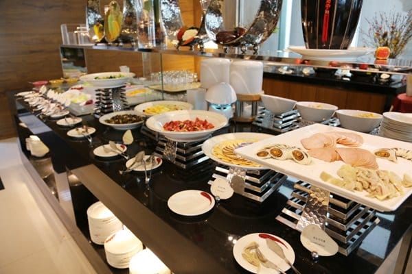▌墾丁住宿▌太夢幻! 360度無敵海景下午茶♥墾丁H會館UFO Lounge♥極致享受