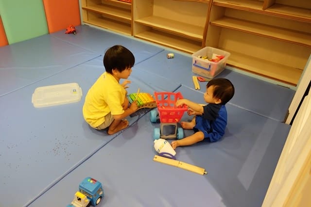 ▌板橋親子餐廳▌♥有兒童遊戲區的跳舞香水♥(板橋中山店)媽媽優雅享用貴婦下午茶、小朋友可以玩遊戲