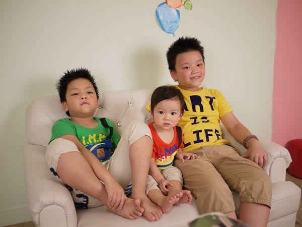 ▌三寶媽碎碎念▌送給小王子一歲禮物! 寶寶寫真&全家福♥ 板橋超脫兒童攝影寫真♥拍攝花絮