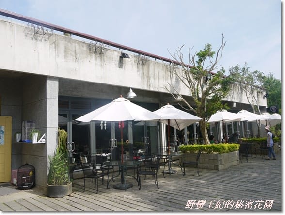 【苗栗景點】全台唯一湖中島~日新島水榭樓台島上咖啡