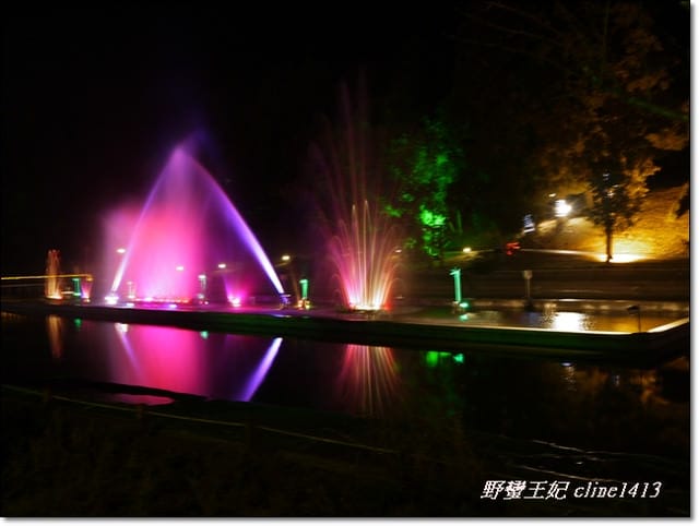 ▌南投清境▌夜晚比白天更美麗的[清境小瑞士]˙夜間水舞