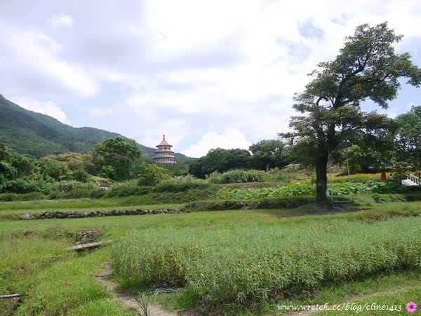 【北部景點】以為在國外? 超夢幻水教堂&熱門婚紗景點♥ 淡水˙大屯花卉農場♥