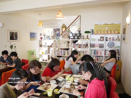 【宜蘭下午茶】巷弄裡的寧靜時光♥小熊書房神農店♥