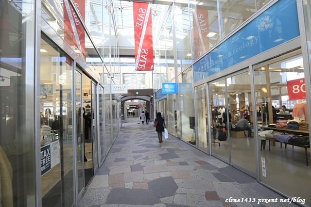▌東京近郊購物景點▌超好逛超好買♥輕井澤王子Outlet ♥園區攻略、行李寄放、交通方式(除了Le Creuset，這裡也有達菲熊)