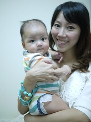 ▌三寶媽碎碎念▌小王子四個月囉!超可愛的收涎餅乾♥NIJI cupcake♥給他吃甜甜
