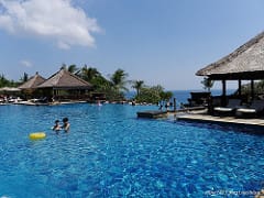 ▌峇里島住宿▌♥AYANA Resort and Spa 阿雅娜水療度假飯店♥超炫漂浮早餐、懸崖酒吧Rock Bar、UNIQUE屋頂酒吧、KISIK BAR海鮮晚餐(美食篇) - 第2張圖 ▌峇里島住宿▌♥AYANA Resort and Spa 阿雅娜水療度假飯店♥超炫漂浮早餐、懸崖酒吧Rock Bar、UNIQUE屋頂酒吧、KISIK BAR海鮮晚餐(美食篇)