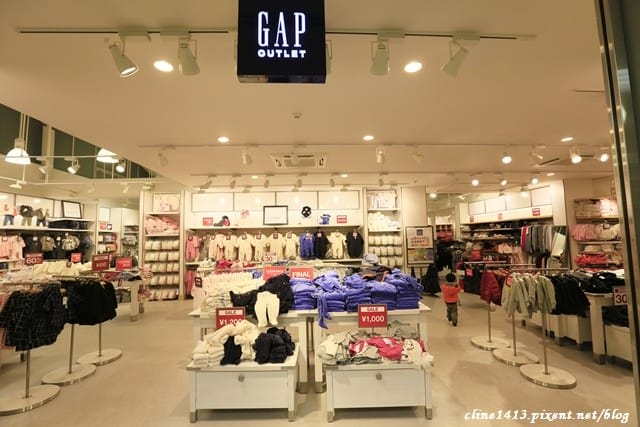 ▌東京近郊購物景點▌超好逛超好買♥輕井澤王子Outlet ♥園區攻略、行李寄放、交通方式(除了Le Creuset，這裡也有達菲熊)