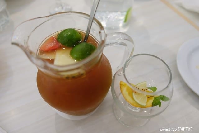▌板橋親子餐廳▌♥有兒童遊戲區的跳舞香水♥(板橋中山店)媽媽優雅享用貴婦下午茶、小朋友可以玩遊戲