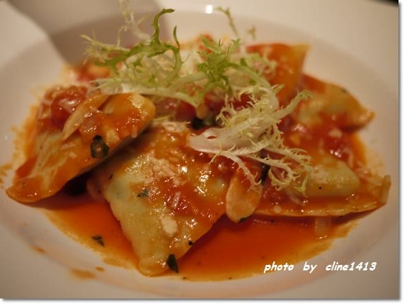 ★【食記】白色浪漫Galerie Bistro空服姊妹淘聚會