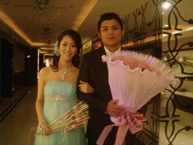 【分享】結婚四週年˙全家福側拍花絮&結婚舊照大公開