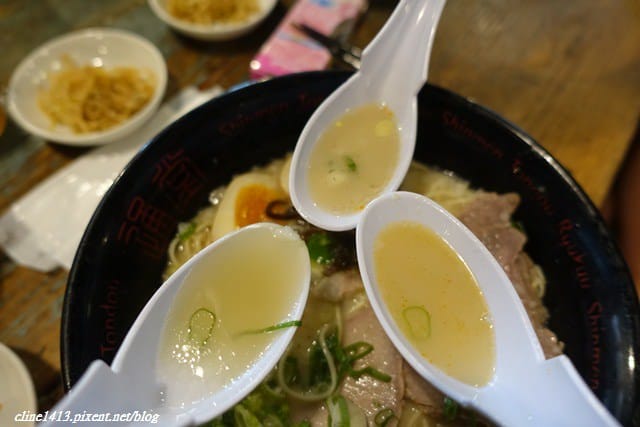▌沖繩自由行▌沖繩必吃美食♥通堂拉麵♥傳說中的男人麵、女人麵(小祿本店、百元藥妝旁)