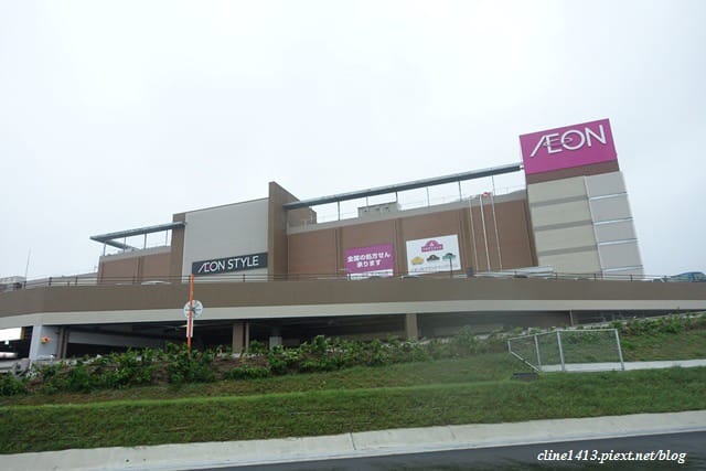 ▌沖繩自由行▌沖繩血拚必訪♥AEON MALL Okinawa Rycom ♥沖繩最新最大購物中心(有超大水族箱、部分店家可退稅)