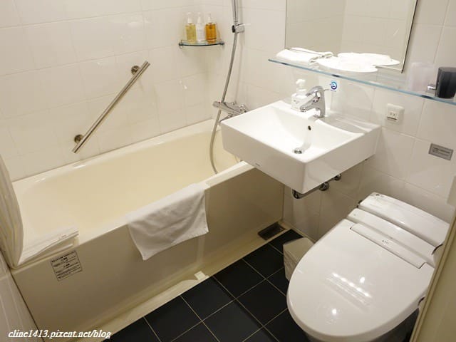 ▌福岡住宿推薦▌♥Hotel Forza Hakata飯店♥離博多車站一分鐘、飯店新穎、房間有按摩椅&對面有便利商店