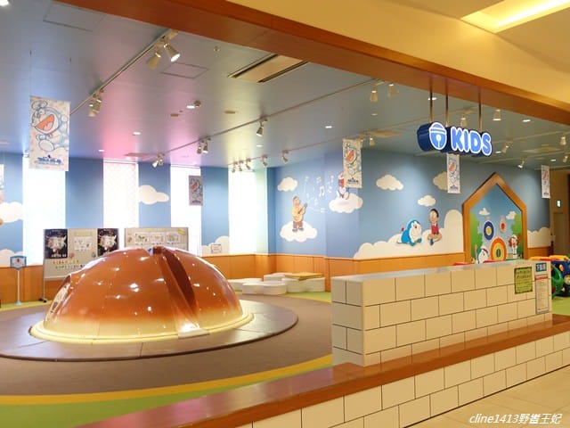 ▌北海道必買▌好像來到一座遊樂場♥新千歲機場♥必吃必買必逛購物攻略! 機場裡居然有露天溫泉及電影院! - 第20張圖 ▌北海道必買▌好像來到一座遊樂場♥新千歲機場♥必吃必買必逛購物攻略! 機場裡居然有露天溫泉及電影院!