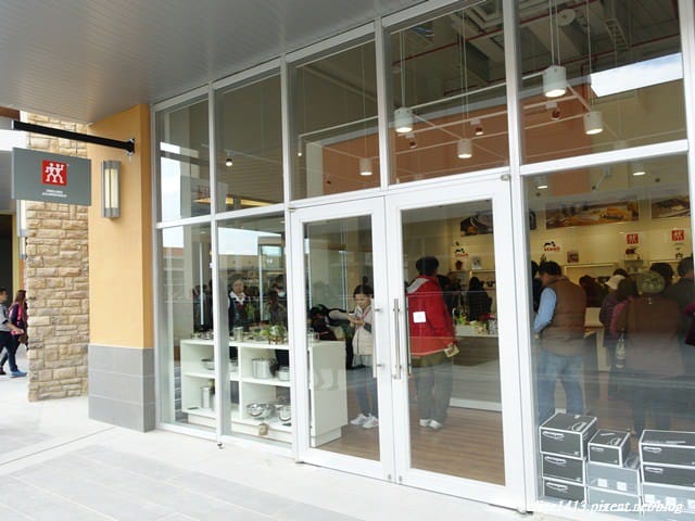 ▌桃園新景點▌血拚不用飛出國♥Gloria Outlets華泰名品城♥全台首座露天精品OUTLET必逛必買攻略