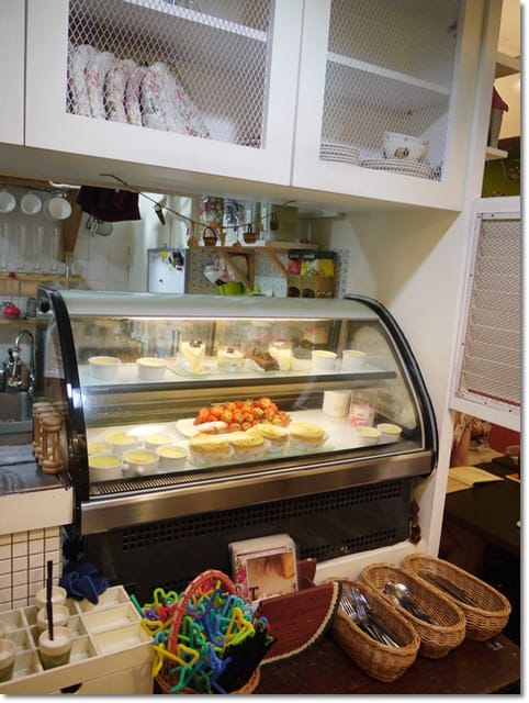 食記【鄉村風格˙東區hana1】~像花瓣一樣的鬆餅
