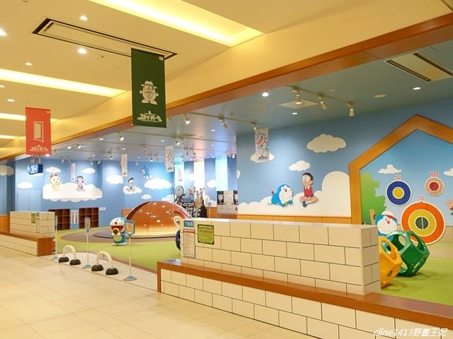 ▌北海道必買▌好像來到一座遊樂場♥新千歲機場♥必吃必買必逛購物攻略! 機場裡居然有露天溫泉及電影院! - 第19張圖 ▌北海道必買▌好像來到一座遊樂場♥新千歲機場♥必吃必買必逛購物攻略! 機場裡居然有露天溫泉及電影院!