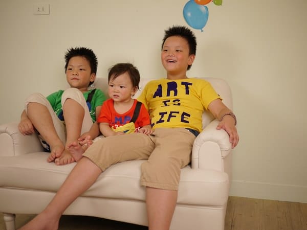▌三寶媽碎碎念▌送給小王子一歲禮物! 寶寶寫真&全家福♥ 板橋超脫兒童攝影寫真♥拍攝花絮