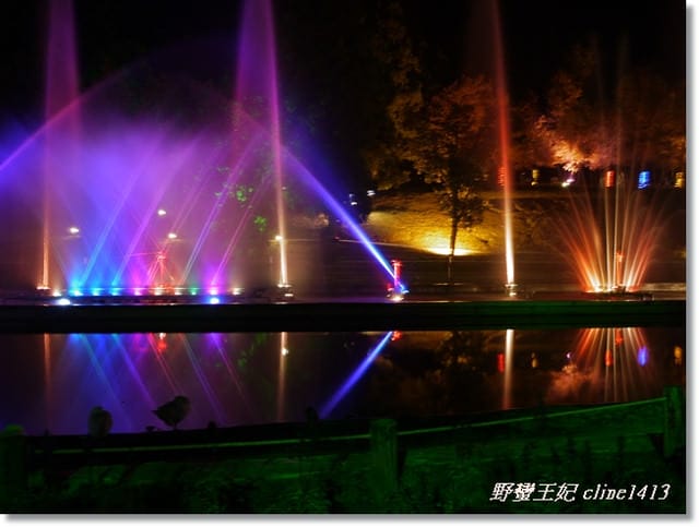 ▌南投清境▌夜晚比白天更美麗的[清境小瑞士]˙夜間水舞
