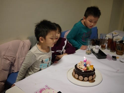 【板橋親子餐廳】爆走哥六歲生日 ♥艾瑪親子多元智能館♥ 慶生去