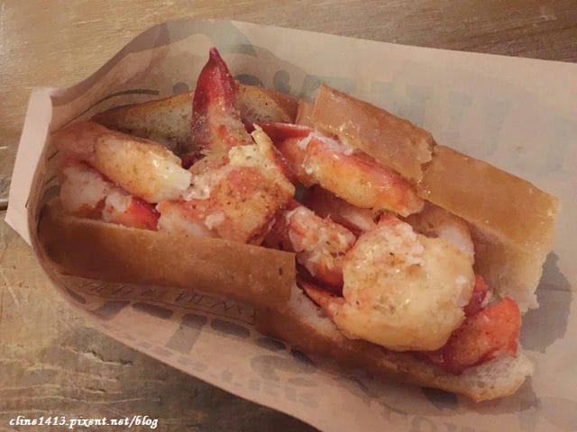 ▌東京必吃美食▌表參道♥Luke’s Lobster龍蝦三明治、Garrett Popcorn爆米花、PABLO 半熟起司塔♥每一口都可以吃到滿滿的龍蝦肉