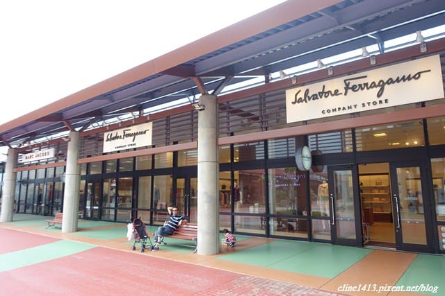 ▌沖繩自由行▌沖繩血拚必訪♥Outlet Mall Ashibinaa 奧特萊斯購物中心 ♥鄰近OTS租車、距那霸機場約15分鐘