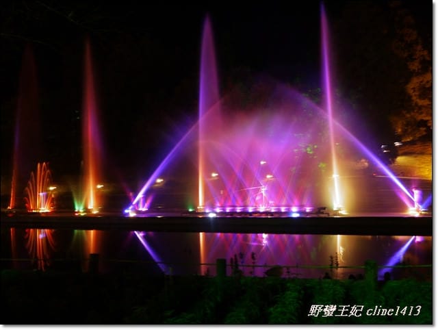 ▌南投清境▌夜晚比白天更美麗的[清境小瑞士]˙夜間水舞