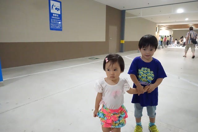 ▌沖繩自由行▌沖繩血拚必訪♥AEON MALL Okinawa Rycom ♥沖繩最新最大購物中心(有超大水族箱、部分店家可退稅)