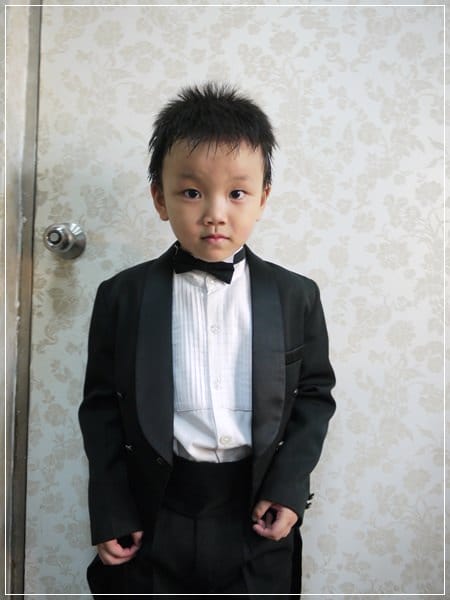 【分享】結婚四週年˙全家福側拍花絮&結婚舊照大公開