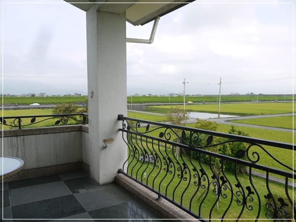 【分享】哇! 有天然湧泉的˙宜蘭【雲天楓泉】民宿