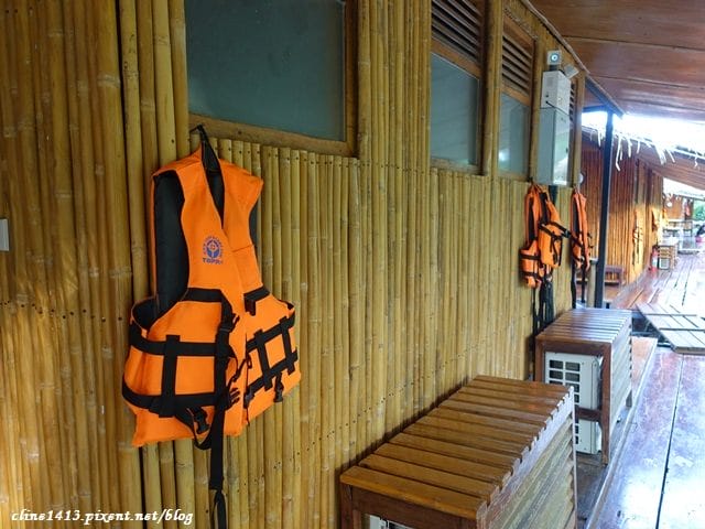 ▌泰國。北碧府▌來去桂河住一晚♥桂河木筏精品度假村Boutique Raft Resort River Kwai♥難忘的泰國水上屋初體驗
