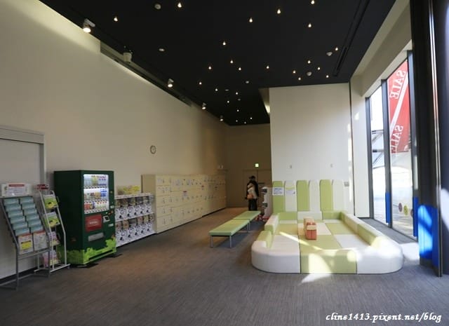 ▌東京近郊購物景點▌超好逛超好買♥輕井澤王子Outlet ♥園區攻略、行李寄放、交通方式(除了Le Creuset，這裡也有達菲熊)