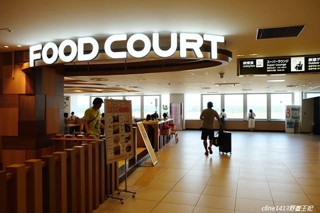 ▌北海道必買▌好像來到一座遊樂場♥新千歲機場♥必吃必買必逛購物攻略! 機場裡居然有露天溫泉及電影院! - 第55張圖 ▌北海道必買▌好像來到一座遊樂場♥新千歲機場♥必吃必買必逛購物攻略! 機場裡居然有露天溫泉及電影院!