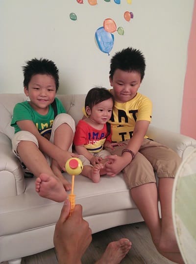 ▌三寶媽碎碎念▌送給小王子一歲禮物! 寶寶寫真&全家福♥ 板橋超脫兒童攝影寫真♥拍攝花絮