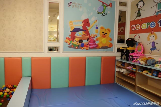 ▌板橋親子餐廳▌♥有兒童遊戲區的跳舞香水♥(板橋中山店)媽媽優雅享用貴婦下午茶、小朋友可以玩遊戲