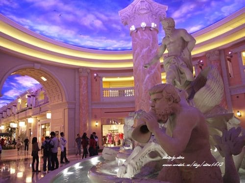 ▌高雄住宿▌兩天一夜快閃小旅行♥高雄. ♥小小血拼去