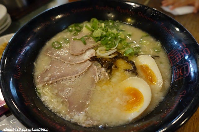 ▌沖繩自由行▌沖繩必吃美食♥通堂拉麵♥傳說中的男人麵、女人麵(小祿本店、百元藥妝旁)