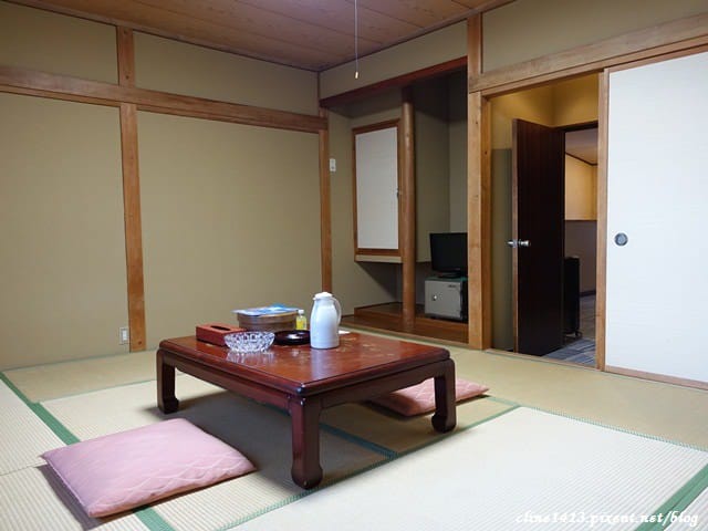 ▌河口湖住宿推薦▌房間就可以看到富士山美景♥湖舞家♥CP值超高、一晚台幣三千元(一泊二食也很划算)逆富士美景/東京自由行