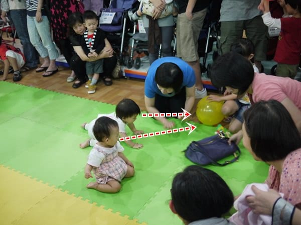 ▌三寶媽碎碎念▌11M爬行比賽 ♥丁丁藥局爬行比賽♥(內有精彩影片)