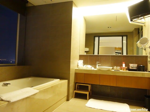 ▌宜蘭住宿▌親子度假首選♥蘭城晶英酒店。芬朵奇堡♥跨年倒數好好玩！闖關抽中大獎iphone 6s(內有精彩活動&抽獎影片)
