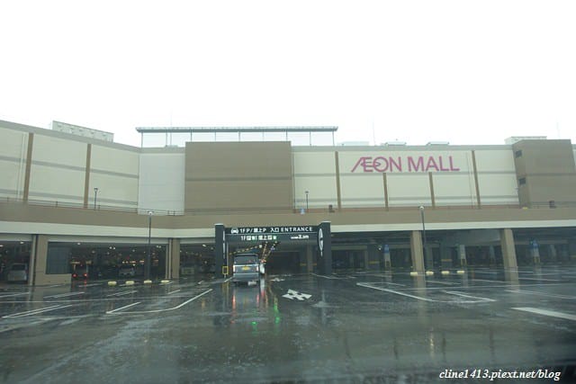 ▌沖繩自由行▌沖繩血拚必訪♥AEON MALL Okinawa Rycom ♥沖繩最新最大購物中心(有超大水族箱、部分店家可退稅)