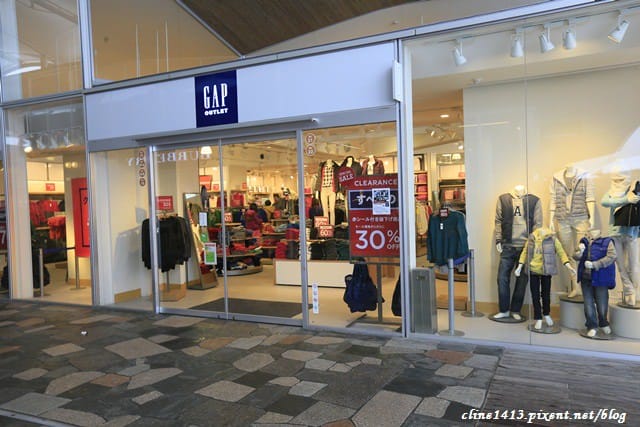 ▌東京近郊購物景點▌超好逛超好買♥輕井澤王子Outlet ♥園區攻略、行李寄放、交通方式(除了Le Creuset，這裡也有達菲熊)