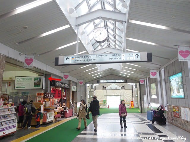 ▌東京近郊購物景點▌超好逛超好買♥輕井澤王子Outlet ♥園區攻略、行李寄放、交通方式(除了Le Creuset，這裡也有達菲熊)