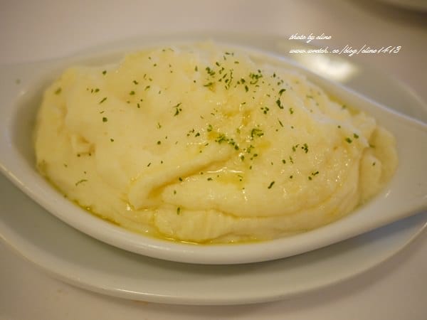 ▌台北美食▌期待已久的生日大餐♥Ruth's Chris 茹絲葵牛排&夢幻禮物CANON 6D♥