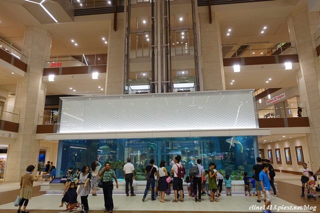 ▌沖繩自由行▌沖繩血拚必訪♥AEON MALL Okinawa Rycom ♥沖繩最新最大購物中心(有超大水族箱、部分店家可退稅)