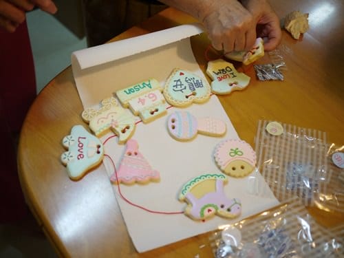 ▌三寶媽碎碎念▌小王子四個月囉!超可愛的收涎餅乾♥NIJI cupcake♥給他吃甜甜