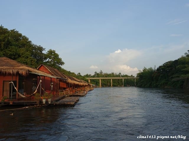 ▌泰國。北碧府▌來去桂河住一晚♥桂河木筏精品度假村Boutique Raft Resort River Kwai♥難忘的泰國水上屋初體驗